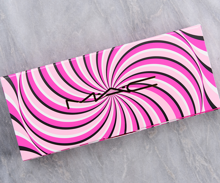 MAC Hypnotizing Holiday Now You See Me Extra Dimension Highlighter